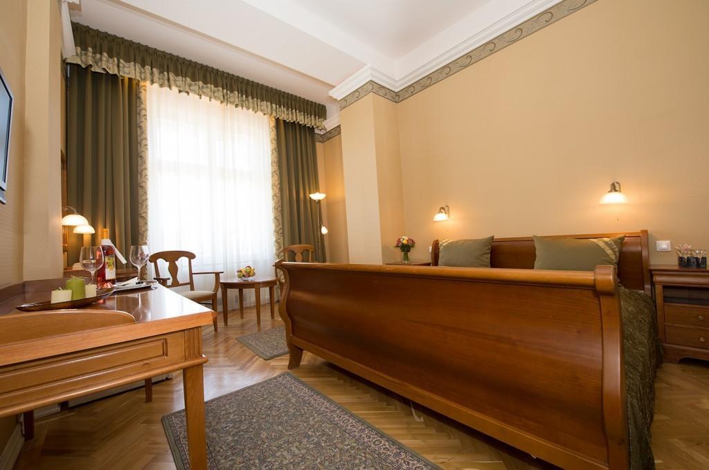 Grand Hotel Aranybika Debrecen Kültér fotó